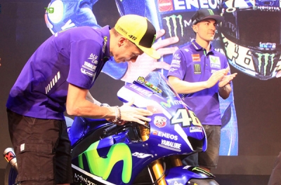 Vì sao lá cờ Việt Nam sẽ đồng hành cùng huyền thoại Rossi tại MotoGP 2017?