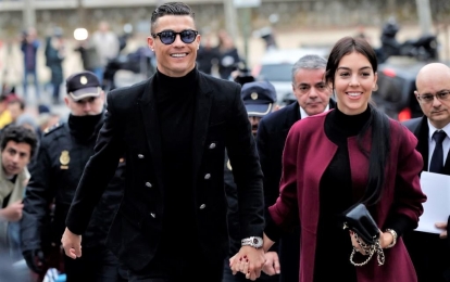 Ronaldo tiết lộ xúc động về bạn gái, xác định thời điểm kết hôn