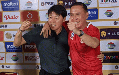 Công khai bênh vực chủ tịch PSSI, HLV Shin Tae Yong bị CĐV Indonesia đòi từ chức