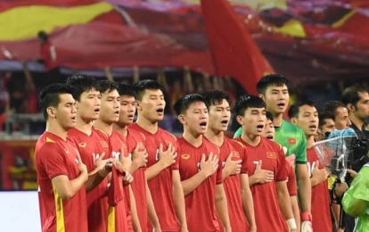 VIDEO: Người hùng U23 Việt Nam gặp chuyện 'dở khóc dở cười' sau chức vô địch SEA Games