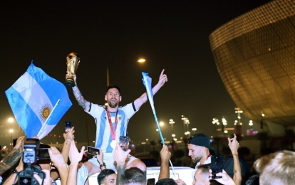 Chùm ảnh: Messi và đồng đội 'quẩy tung' Qatar ngay sau khi vô địch World Cup