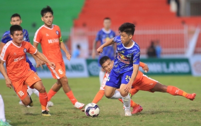 Xuất hiện cầu thủ trẻ nhất V-League 2022, tương lai của bóng đá Việt Nam