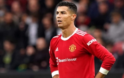 Jamie Carragher: “MU giống một CLB nhỏ khi ký hợp đồng với Ronaldo”