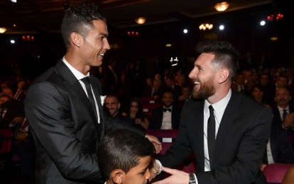 Rực lửa Cúp C1: Messi cho Ronaldo 'ngửi khói', khẳng định ai mới là người giỏi nhất