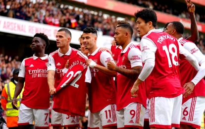 Nức lòng với hành động đẹp của Arsenal sau trận thắng Nottingham Forest