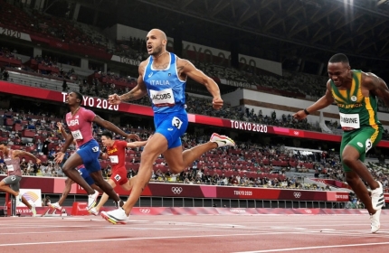 Báo Mỹ nghi ngờ 'ông hoàng tốc độ Olympic' sử dụng doping