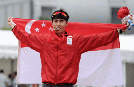 Siêu sao điền kinh Singapore gặp vấn đề nghiêm trọng trước SEA Games