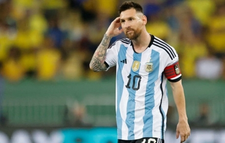 Messi chán nản, Argentina thắng nhạt nhòa trên đất Brazil