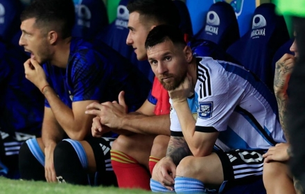 Ngôi sao Brazil chỉ trích Messi: 'Đồ hèn nhát'