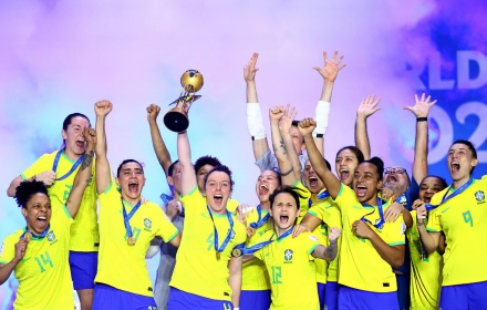 NÓNG: Đánh bại Bồ Đào Nha, Brazil lần đầu tiên vô địch World Cup