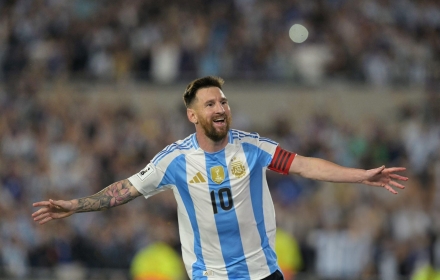 Messi lập hattrick, Argentina thắng lợi một ‘set tennis’ trước Bolivia