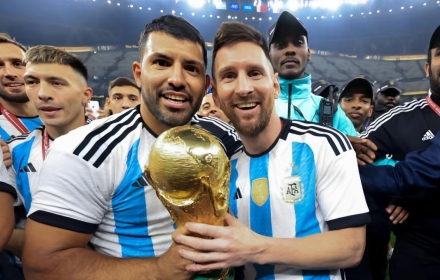 Aguero: 'Messi muốn tham dự World Cup 2026'