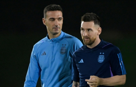 HLV Scaloni: 'Argentina cần học cách chơi mà không có Messi'