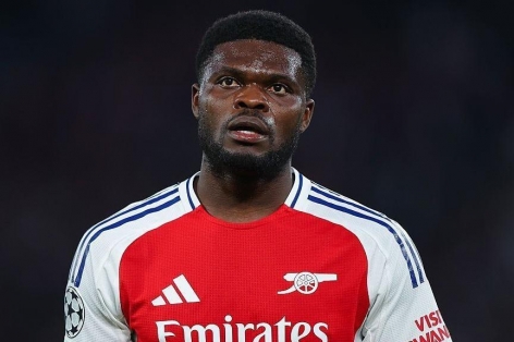 Cựu sao Arsenal sắp có bến đỗ mới sau khi dính bê bối tình ái