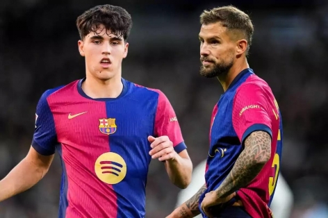 Thần đồng Barca hết lời ca ngợi 'đàn anh' gấp đôi tuổi