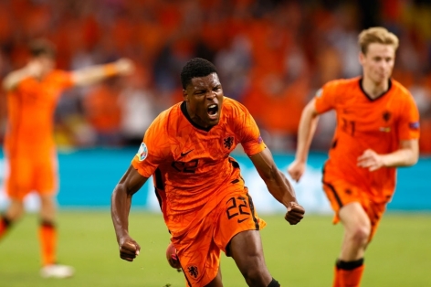 'Cơn lốc màu da cam' thắng kinh điển trận mở màn Euro 2021