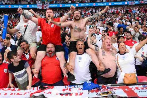 CĐV tuyển Anh yêu cầu đá lại trận chung kết Euro 2021