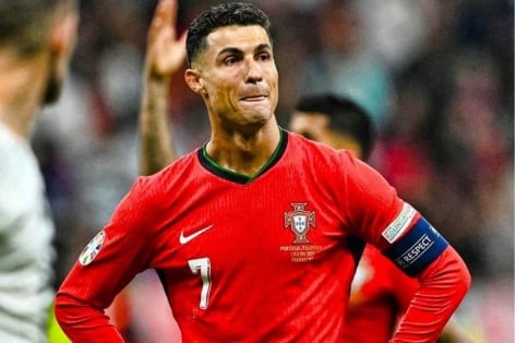 NHM nói Ronaldo phải được thay ra trước Pháp, chỉ thẳng cái tên thay thế