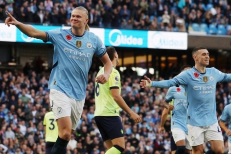 Man City thắng dễ Southampton, chiếm ngôi đầu Premier League