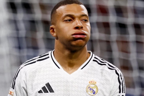 Kylian Mbappe lập kỷ lục việt vị châu Âu, Real Madrid lo lắng