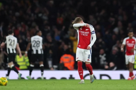 Hạ Arsenal, Newcastle đặt một chân vào chung kết Carabao Cup