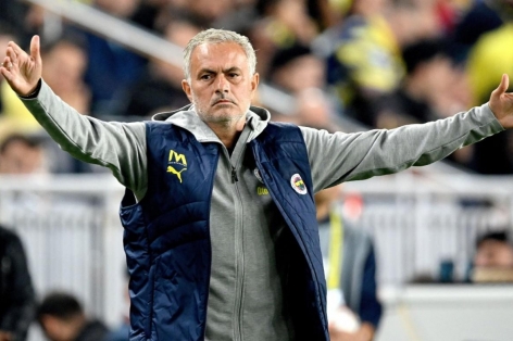 Mourinho bị 'trảm' 4 trận, nộp phạt hơn 1 tỷ đồng