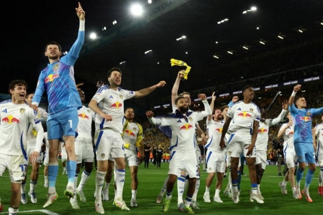 Chính thức: Leeds vô địch Championship với cuộc rượt đuổi điểm số lịch sử
