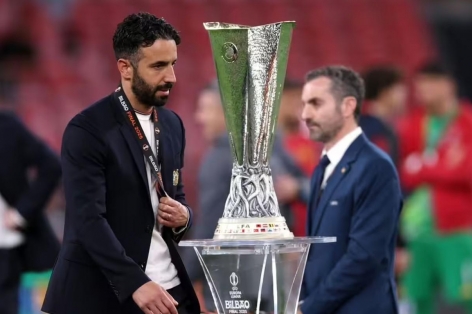 HLV Amorim chính thức lên tiếng về tương lai tại MU sau chung kết Europa League