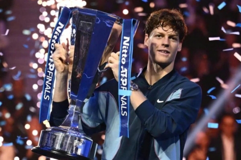 Jannik Sinner giành danh hiệu ATP Finals đầu tiên trong sự nghiệp