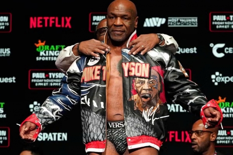 Mike Tyson lập kỷ lục mới dù thua Jake Paul