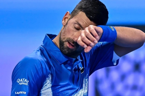 Djokovic khiến người hâm mộ lo lắng