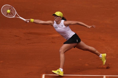 Swiatek thua 'muối mặt' tại bán kết Madrid Open