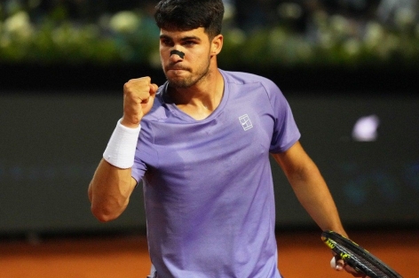 Alcaraz, Zverev vào vòng 1/8 Rome Masters