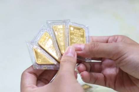 Giá vàng hôm nay sáng 12/5: Lao dốc không phanh