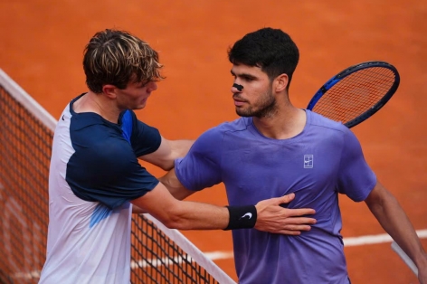 Alcaraz vào bán kết Rome Masters, Zverev và Sabalenka bất ngờ dừng bước