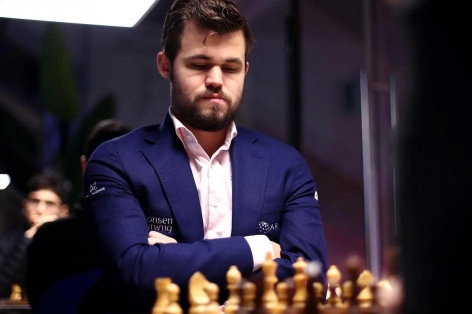 Vua cờ Magnus Carlsen tuyên chiến với Ronaldo