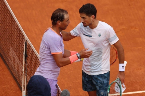 Rafael Nadal giúp đối thủ 'sống trong sung sướng' tại Madrid Open 2024