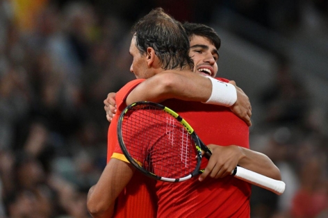 Bộ đôi Rafael Nadal/Carlos Alcaraz khởi đầu mĩ mãn ở Olympic 2024