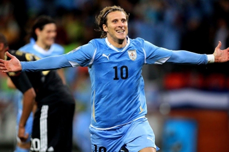 Diego Forlan trình làng tennis chuyên nghiệp ở tuổi 45