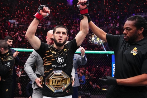 UFC 311: Makhachev thắng nhàn, Nurmagomedov thua trận đầu tiên trong sự nghiệp