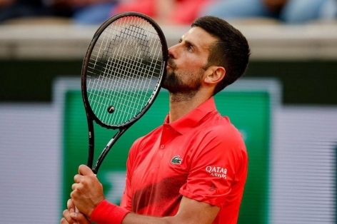 Djokovic nhẹ nhàng lọt vòng 3 Roland Garros 2025