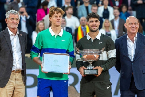 Nadal ngả mũ thán phục Sinner về một điều