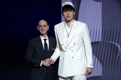 'Khổng lồ bóng rổ' Trung Quốc cao 2m18 gia nhập NBA, phá dớp kéo dài 18 năm