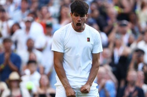 Hạ 'máy giao bóng' người Đức, Alcaraz lọt vòng 4 Wimbledon 2025