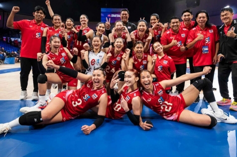 Bóng chuyền nữ Thái Lan trụ lại Nations League một cách ngoạn mục