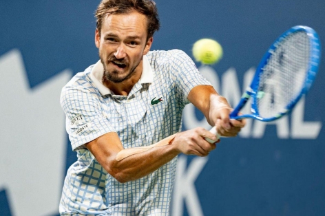 Medvedev để quên 'của quý' sau thất bại muối mặt ở Rogers Cup 2025