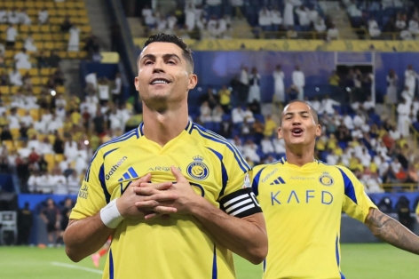 Ronaldo không thể ngừng ghi bàn, chạm cột mốc kinh ngạc tại Al Nassr