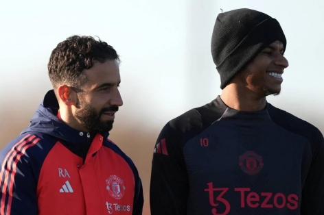 HLV Amorim 'nắn gân' Rashford tại MU