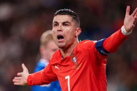 Ronaldo tức giận, buông lời chỉ trích thẳng mặt 1 nhà báo