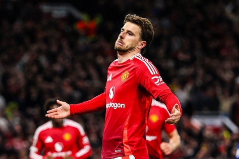 Lập cú đúp siêu phẩm cho MU, Mason Mount trải lòng đầy cảm xúc